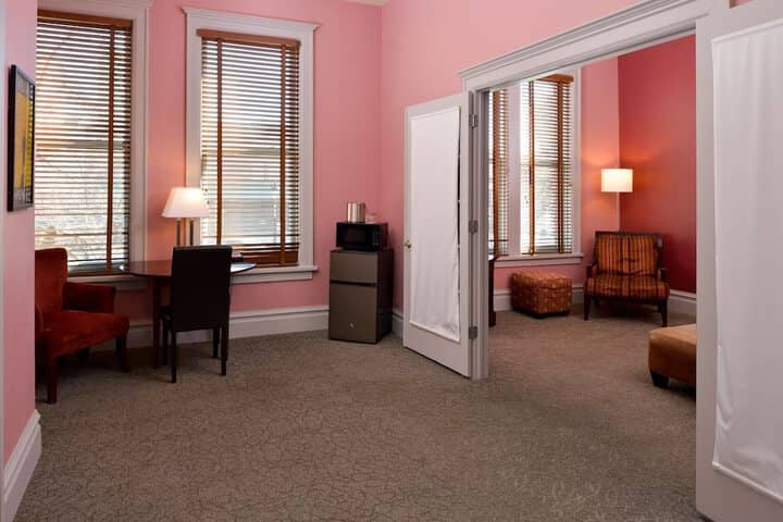 Room 85 of 147