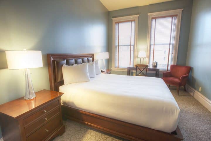 Room 22 of 147