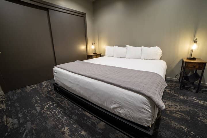 Room 50 of 147