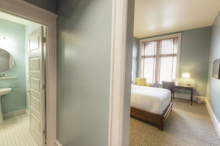 Room 14 of 147