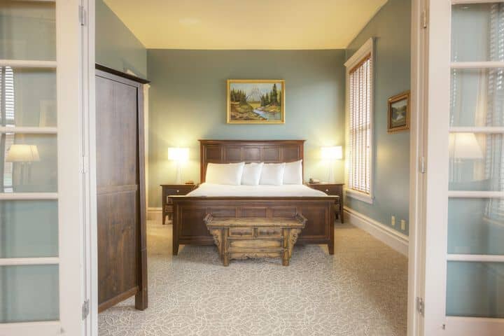 Room 9 of 147